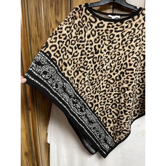 Chico's Knit Poncho Sweater Size S/M Brown Leopard Animal Print Triangle Cape - Picture 3 of 5